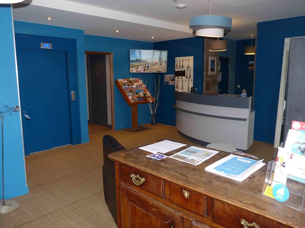 Hotel Des Rochers Perros-Guirec Exterior photo