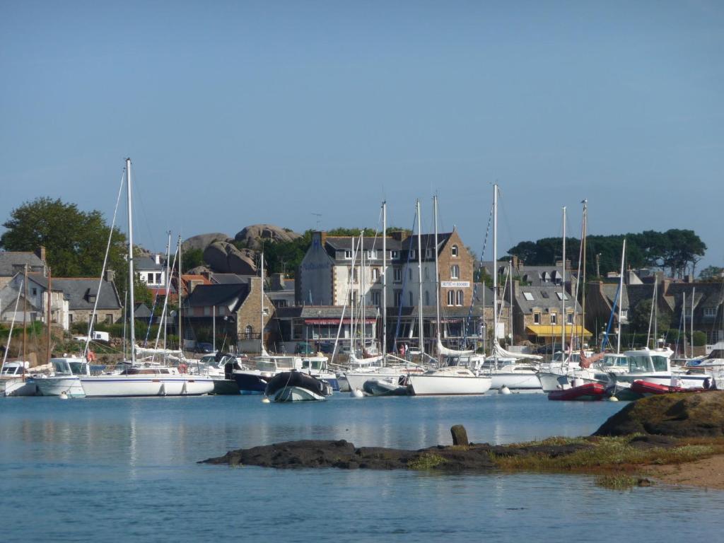 Hotel Des Rochers Perros-Guirec Exterior photo